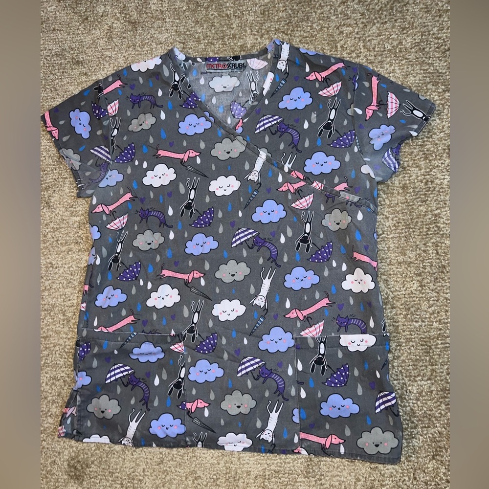 Metro Scrubs Gray Raining Cats and Dogs Women’s Scrubs Top size XS